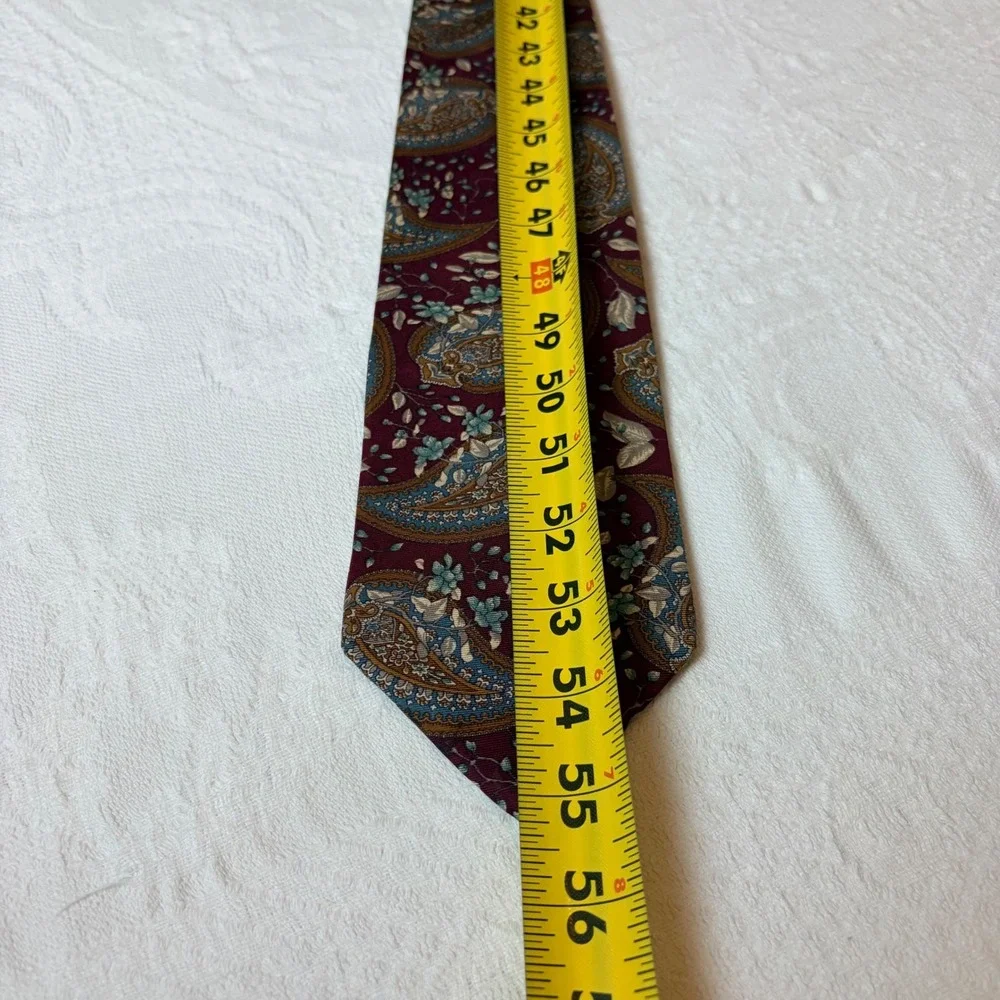 Mallory & Church Ltd Men Burgundy Silk Paisley Floral Necktie Made in Costa Rica